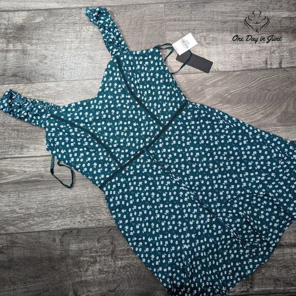 City Triangles Fit & Flare Lined Dress Size M - Picture 3 of 7